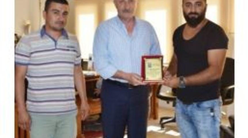 Didimli Tuningcilerden Başkan Atabay&rsquo;a Plaket