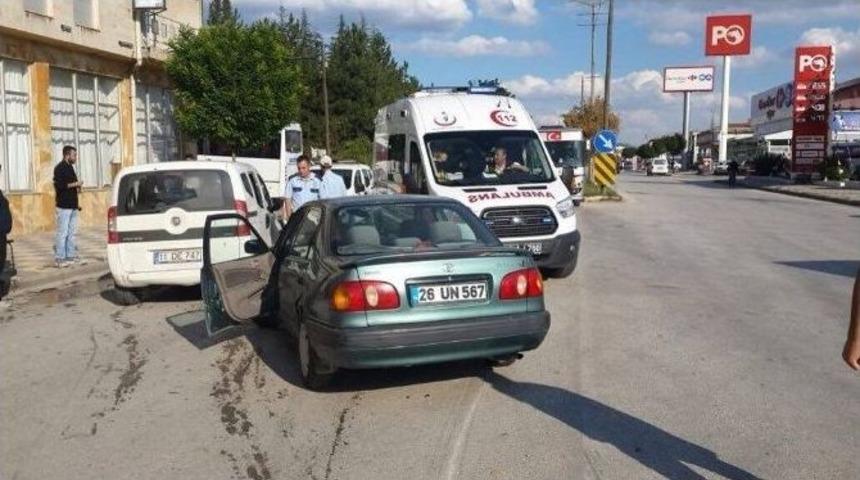 Boz&uuml;y&uuml;k&rsquo;te Zincirleme Trafik Kazası, 6 Yaralı