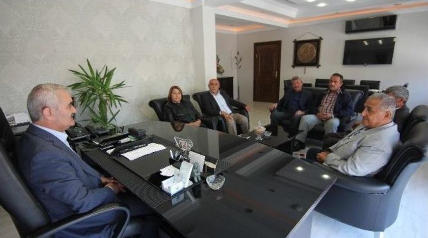 Muhtarlar Derneğinden Başkan Karataş&rsquo;a Ziyaret