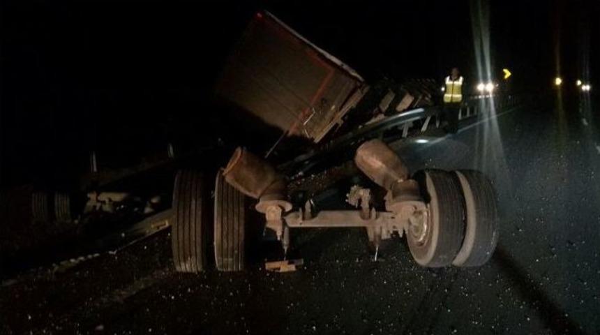 Kamyondan Kopan Römork Şarampole Düştü