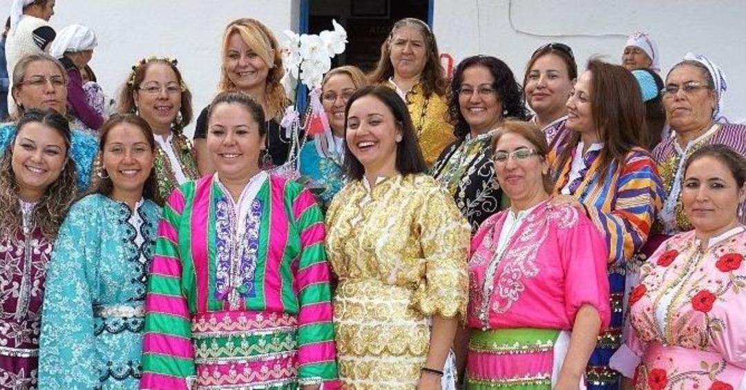 Edremit&rsquo;te El Sanatları Sergisi B&uuml;y&uuml;ledi