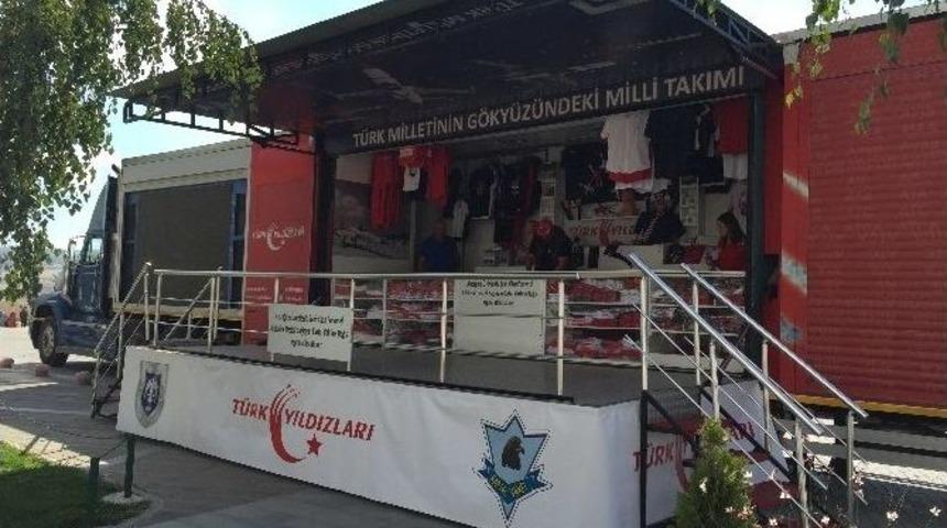 T&uuml;rk Yıldızları Tır&rsquo;ı, Nata Vega Outlet&rsquo;te