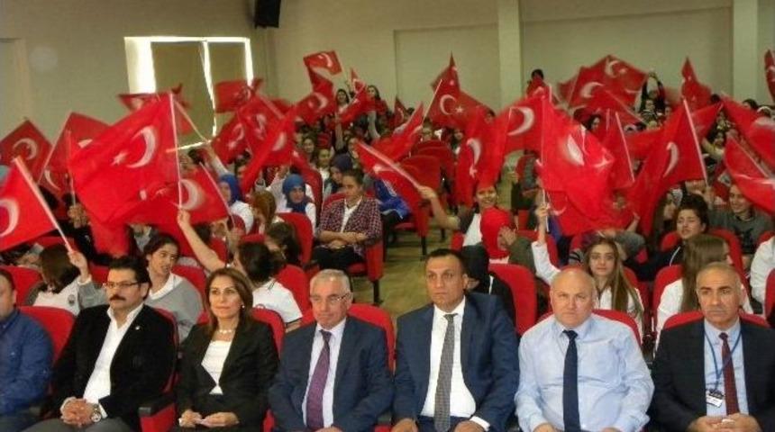 Lisede Şehitleri Anma Programı