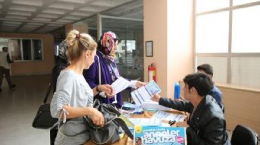 Adapazarı Belediyesi Anneler İ&ccedil;in &Uuml;cretsiz Y&uuml;zme Kursu Başlattı