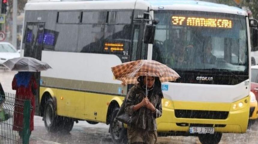 Bursalılar Yağmura Hazırlıksız Yakalandı