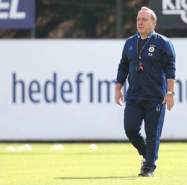 Fenerbahçe, Feyenoord Maçı Hazırlıklarını Sürdürdü