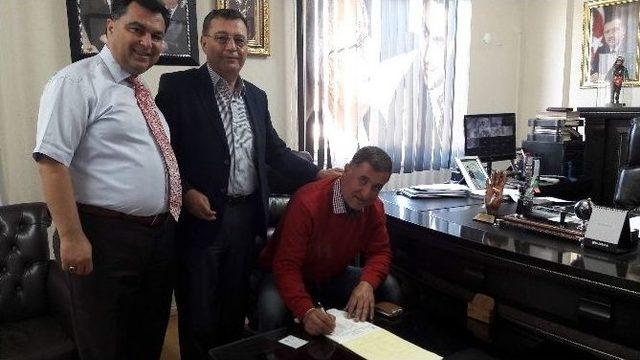 Chp Köşk Eski Başkanı Deniz, Ak Parti Saflarına Katıldı