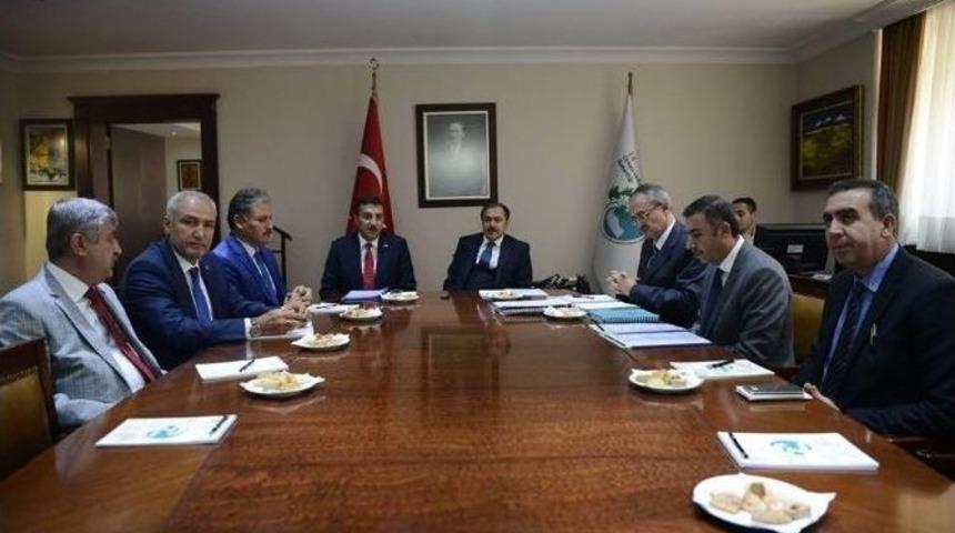 Bakan T&uuml;fenkci&rsquo;den M&uuml;jde