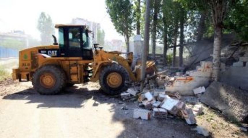 &Ccedil;ankaya&rsquo;da Gecekondu Yıkımı Devam Ediyor