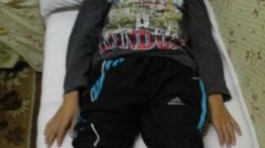 10 Yaşındaki &Ccedil;ocuk Az Kalsın Sorumsuz Bir S&uuml;r&uuml;c&uuml;n Kurbanı Oluyordu