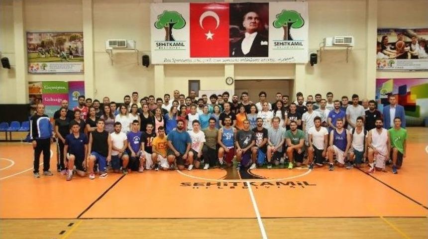 Şehitkamil&rsquo;de Sporculuktan Antren&ouml;rl&uuml;ğe