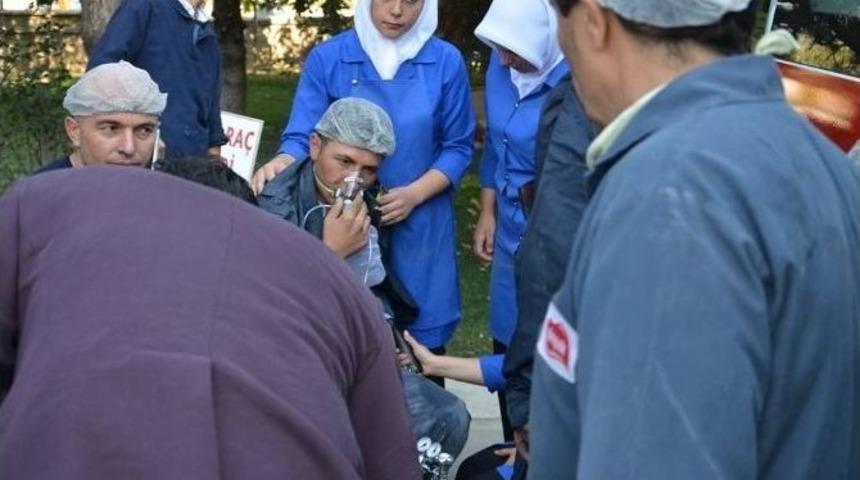 Fabrika Yangınında 18 Kişi Dumandan Etkilendi