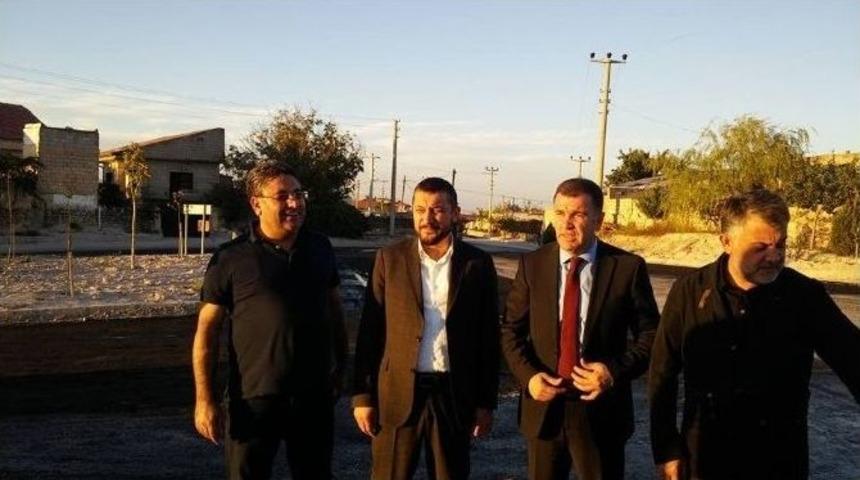 Milletvekili A&ccedil;ıkg&ouml;z, &Ccedil;at Kasabasında Asfalt Yapımını İnceledi