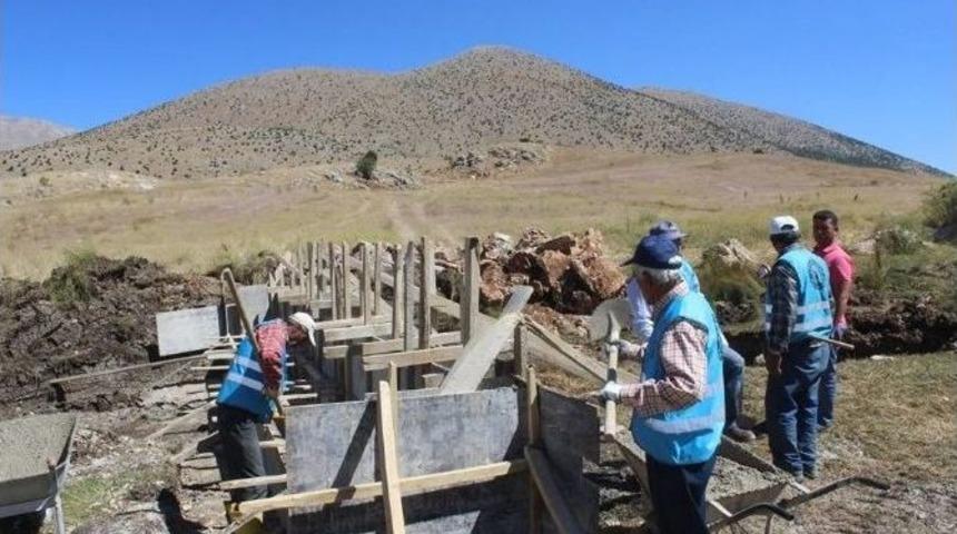 Tufanbeyli’de 115 Bin Metrekare Parke Taşı Döşendi