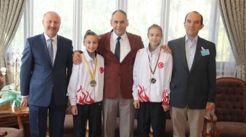 Avrupa Ve Balkan Şampiyonu &Ouml;ğrencilerden Aşım&rsquo;a Ziyaret