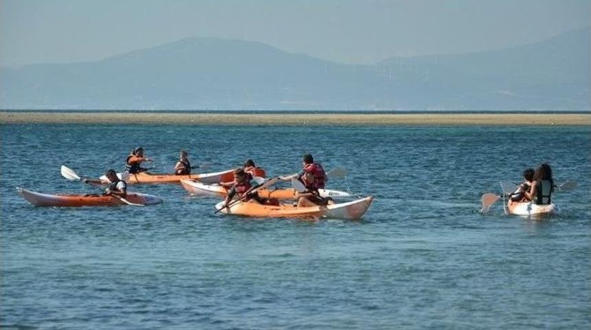 &Ouml;zel Eğitimli Gen&ccedil;ler Deniz Kanosuyla Engelleri Aştı