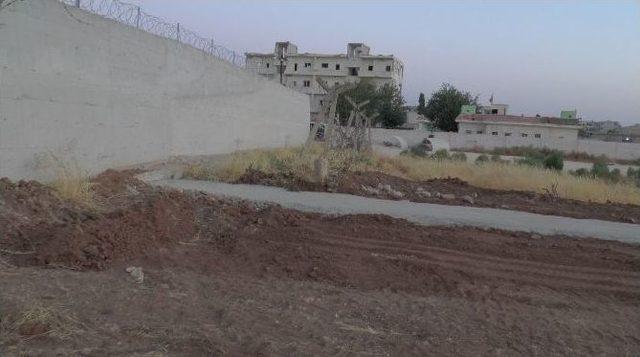 Suriye Sınırında Güvenlik Duvarı Çalışmaları Hızlandı