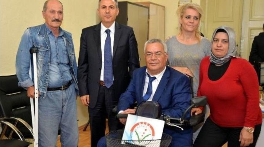 Bilecik-boz&uuml;y&uuml;k Engelliler Dayanışma Derneği&rsquo;nden Vali Elban&rsquo;a Ziyaret