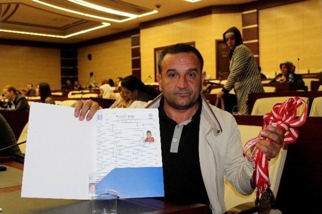 Uyuşturucu Bağımlısı Milli Boks&ccedil;u Oğlu İ&ccedil;in Vali&rsquo;den Yardım İstedi