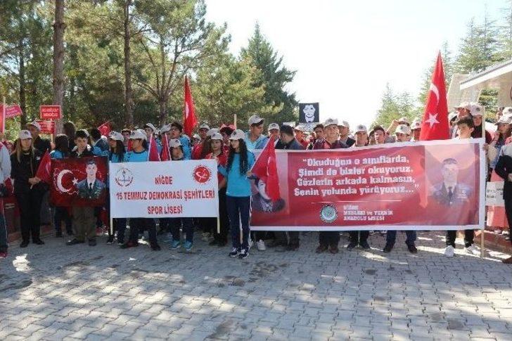 2 Bin 500 Öğrenci, Ömer Halisdemir’in Kabrini Ziyaret Etti G1