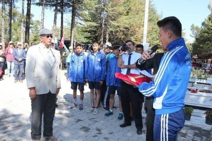 2 Bin 500 Öğrenci, Ömer Halisdemir’in Kabrini Ziyaret Etti G3