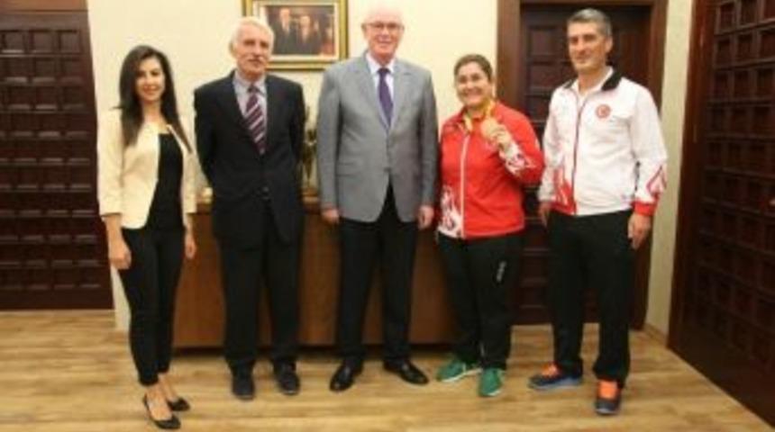 Şampiyona İlk Tebrik Başkan Kurt&rsquo;tan