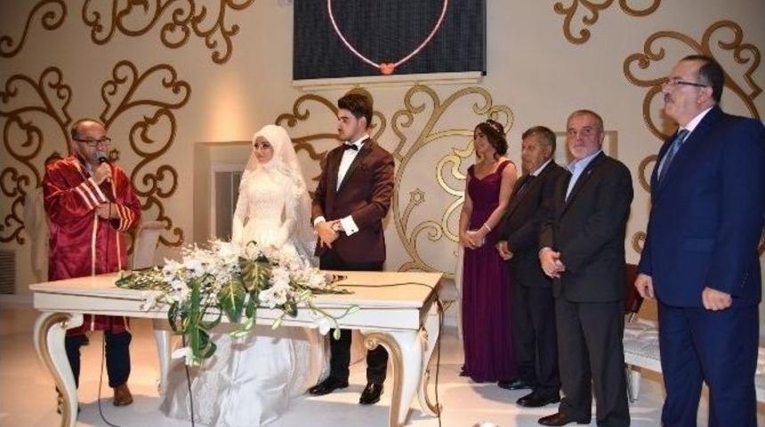 Başkan &Uuml;z&uuml;lmez, Cemiyetlere Katıldı