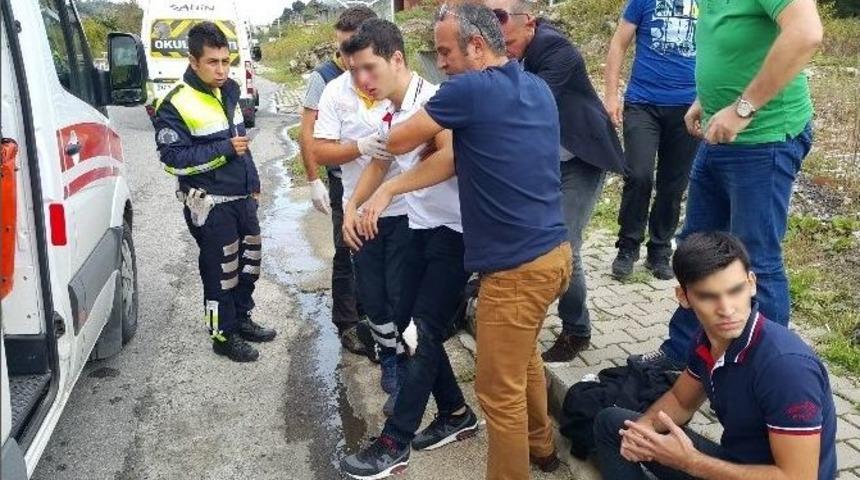 Motosiklete 3 Kişi Bindiler, Kaza Yaptılar