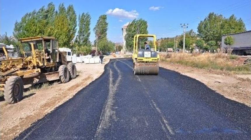 G&ouml;lbaşı İl&ccedil;esinde Yol Asfaltları Yenileniyor