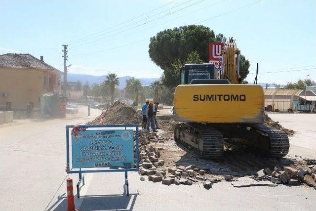 Maski Sarıgöl’de Yağmur Suyu Hattı Döşüyor