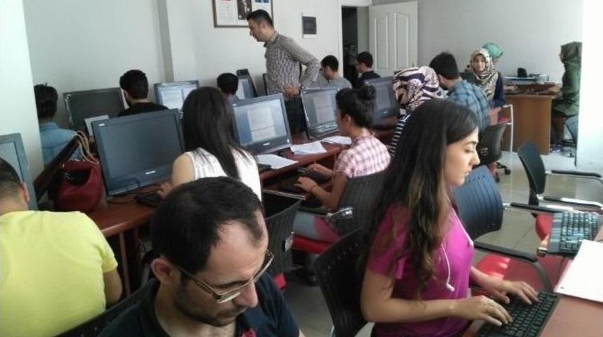 Gen&ccedil;ler &lsquo;f Klavye&rsquo; Kurslarına B&uuml;y&uuml;k İlgi G&ouml;steriyor