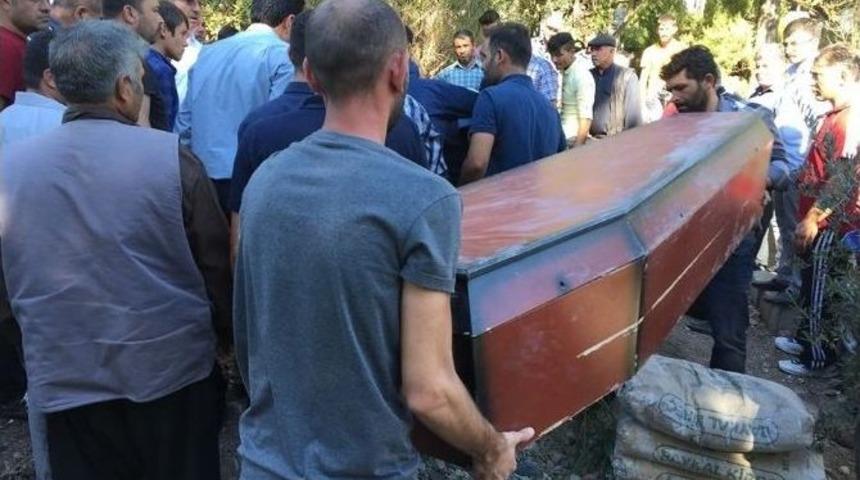 Kuduzdan &Ouml;len Gen&ccedil; Toprağa Verildi