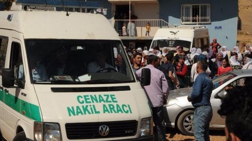 Şehit Korucu K&uuml;rt&ccedil;e Ağıtlarla Defnedildi