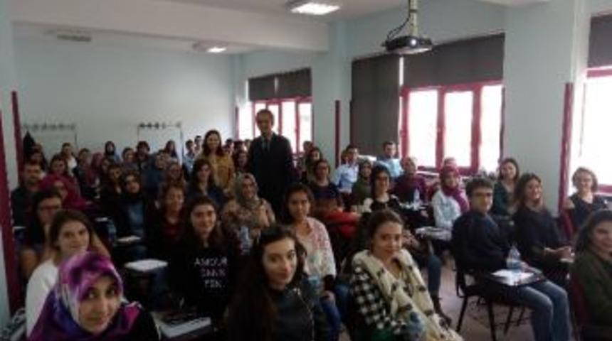 &Ouml;zer Eczacılık Fak&uuml;ltesi &Ouml;ğrencileriyle Bir Araya Geldi