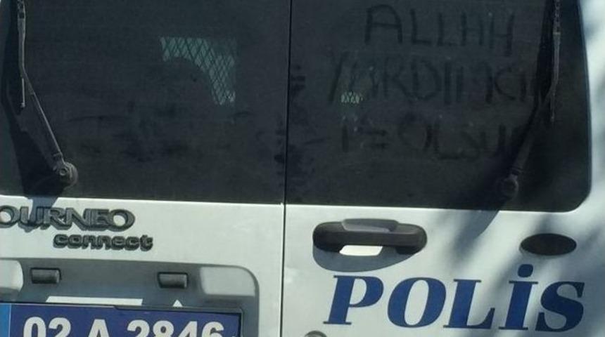 &Ccedil;ocuklardan Polisi Duygulandıran Yazı