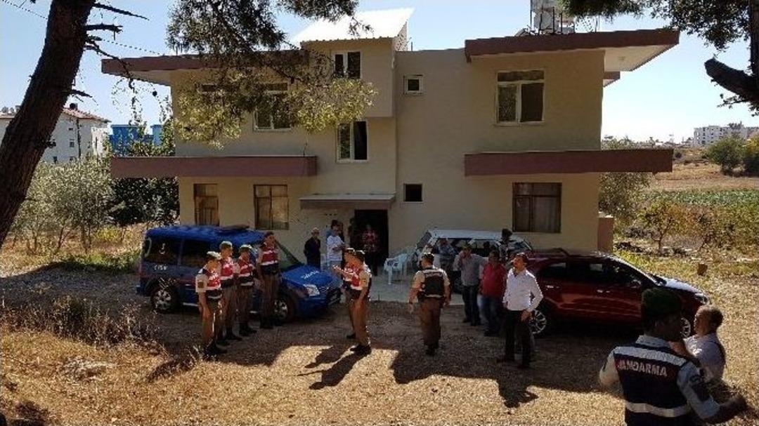 Jandarma Kayıp Kadını Arıyor