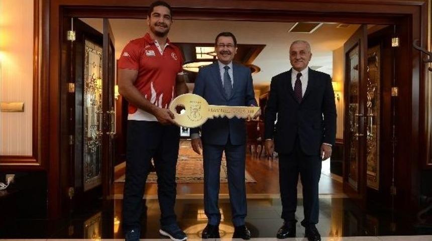 Olimpiyat Madalyalı G&uuml;reş&ccedil;ilere Ev Ve Otomobil &Ouml;d&uuml;l&uuml;