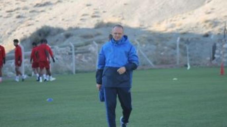 Yeni Malatyaspor&rsquo;da İrfan Buz Eleştirilere Yanıt Verdi