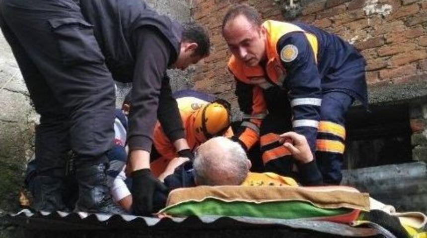 Baca Temizlemek İ&ccedil;in &Ccedil;ıktığı &Ccedil;atından K&ouml;m&uuml;rl&uuml;ğ&uuml;n &Uuml;zerine D&uuml;şt&uuml;