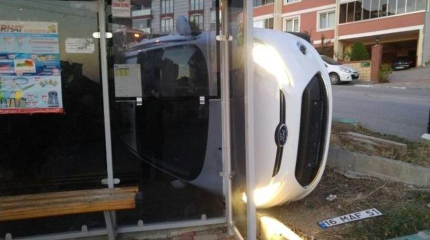 Bursa&rsquo;da Faciaya Kıl Payı...&ouml;ğrencilerin Beklediği Durağa Daldı