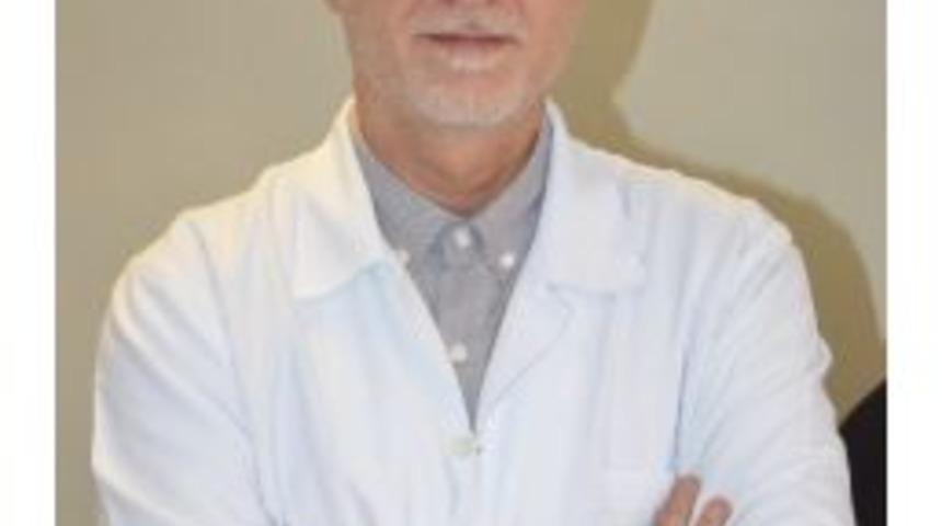 Göz Doktoru Lazerle Gözlüklerinden Kurtuldu