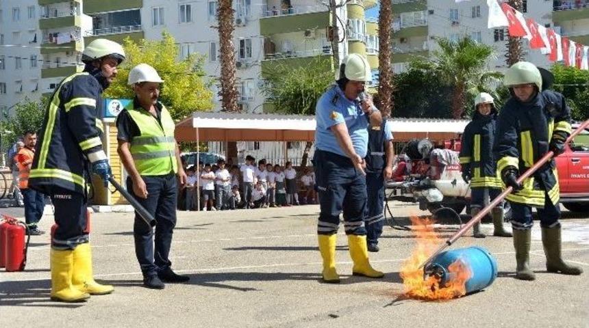 Mersin İtfaiyesinden &Ouml;ğrencilere Yangın Tatbikatı