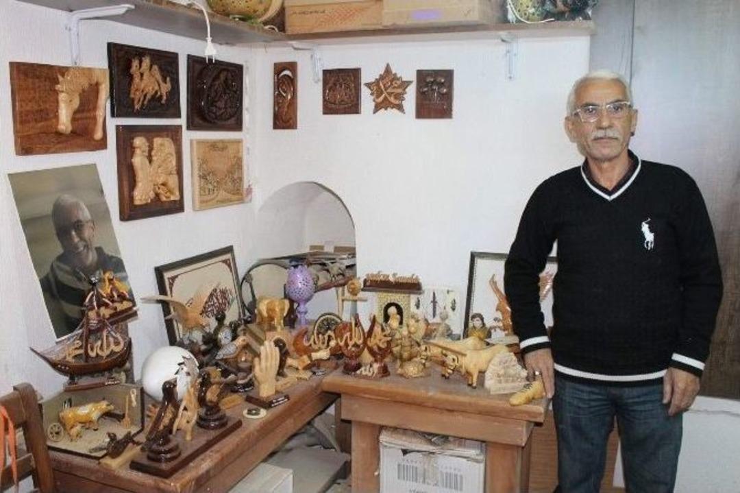 50 Yıllık Mobilya Ve Ahşap Oyma Ustası Sanatını Anlattı