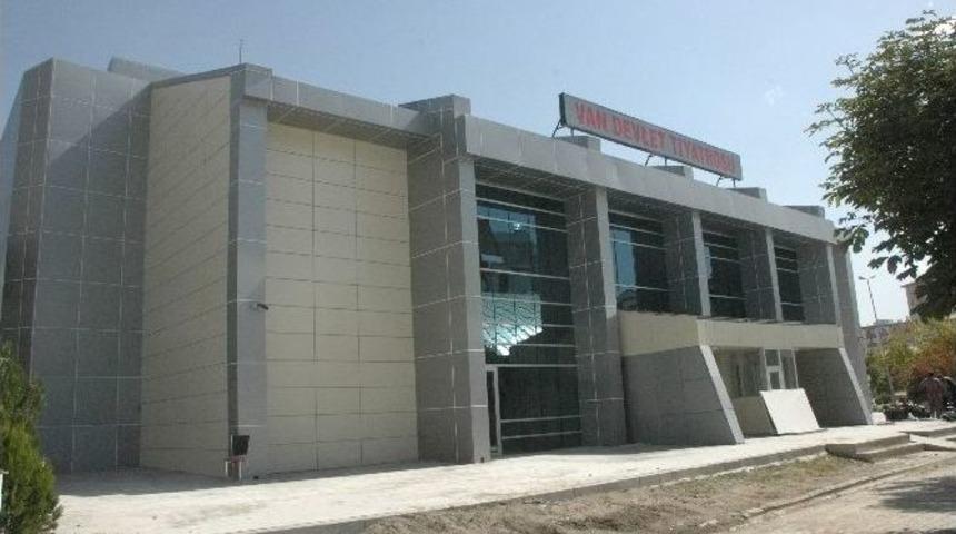 Van Devlet Tiyatrosu 5 Yıl Aradan Sonra Perdelerini A&ccedil;ıyor