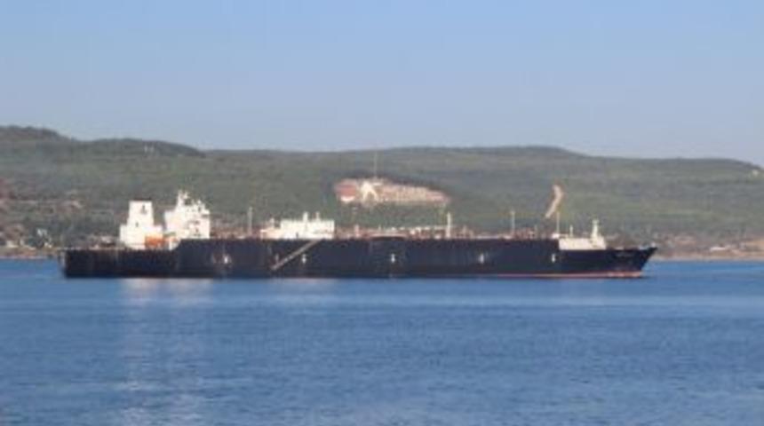 Doğalgaz Tankeri &Ccedil;anakkale Boğazı&rsquo;ndan Ge&ccedil;ti