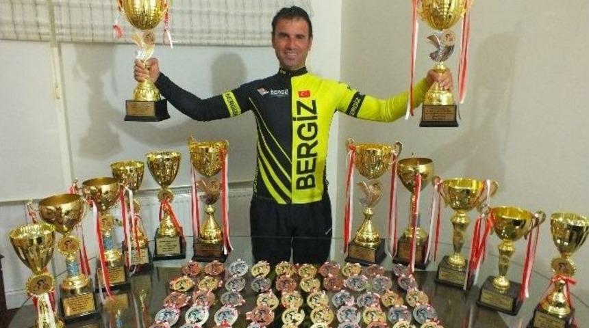 Karamanlı Bisiklet&ccedil;iler Madalyaya Doymuyor