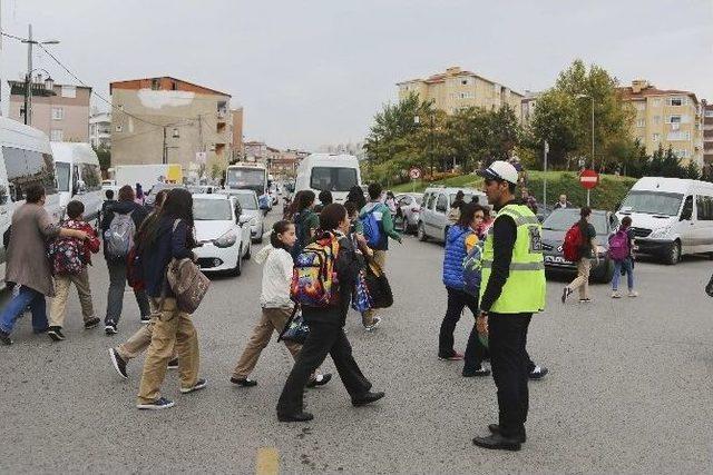 Maltepe’de Güvenli Okullar Velilerin Yüzünü Güldürdü