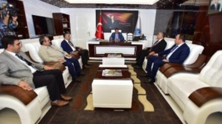 Oda Başkanı Boyraz Başkan G&uuml;rkan&rsquo;ı Ziyaret Etti