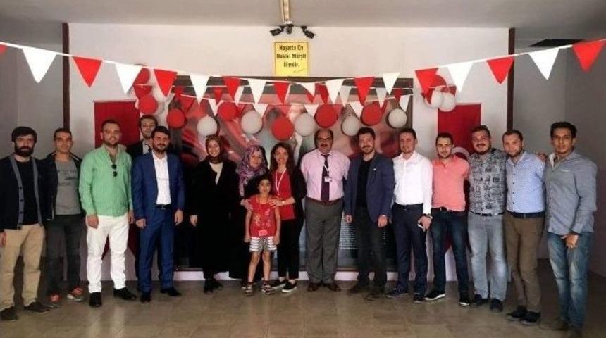 Ak Parti İl Gen&ccedil;lik Kollarından Eğitime Destek