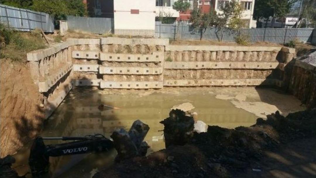 Başkent&rsquo;te &Ccedil;&ouml;ken İnşaat Şantiyesinde Su Tahliye &Ccedil;alışmaları S&uuml;r&uuml;yor